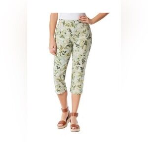 Gloria Vanderbilt capris Palm Jungle Leaf print.